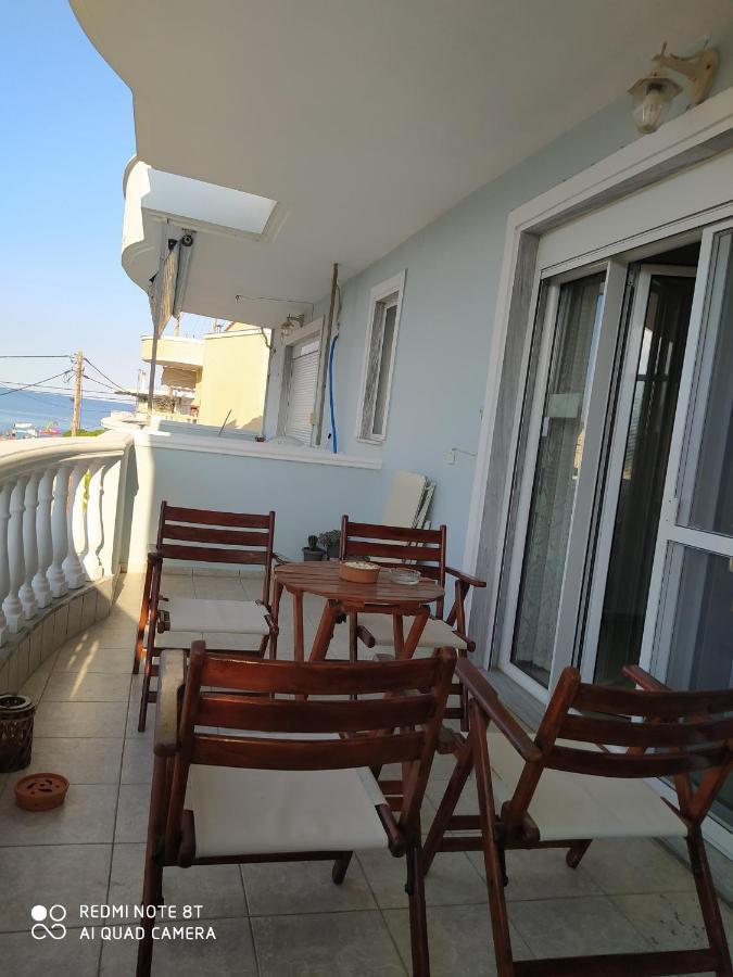 Sea And Sky Apartment Néa Péramos Exterior foto